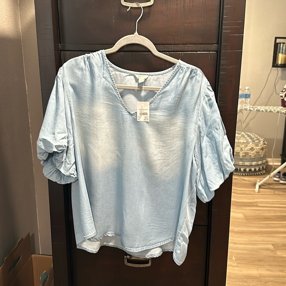 Light denim top